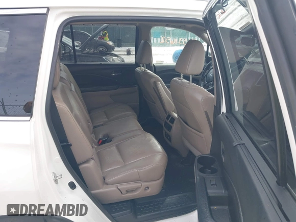 2017 Honda Pilot Touring with VIN 5FNYF6H95HB094641, listed as a IAAI auction lot 41531652 with 97,615 mi miles. Bid and sale history available at carsss.com. Image 8.
