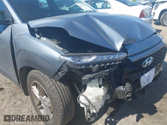2021 Hyundai Kona SE z VIN KM8K1CAA3MU674975, wystawiony jako IAAI lot #42043579 z przebiegiem 52 240 mil mil oraz . Historia ofert i sprzedaży dostępna na DreamBid. Obrazek 6.