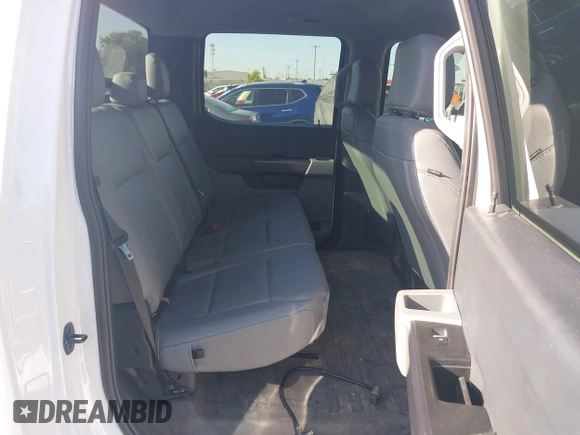 2022 Ford F-150 XL z VIN 1FTFW1E57NFA18485, wystawiony jako IAAI lot #42546098 z przebiegiem 42 449 mil mil oraz . Historia ofert i sprzedaży dostępna na DreamBid. Obrazek 7.