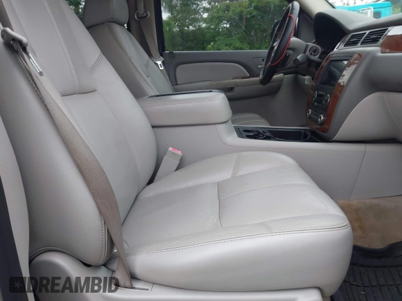 2007 Chevrolet Suburban LS with VIN 1GNFC16J97R179742, listed as a IAAI auction lot 42223885 with 182,718 mi miles and . Bid and sale history available at DreamBid. Image 5.