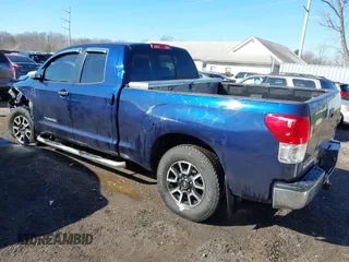 2013 Toyota Tundra z VIN 5TFUM5F14DX043076, wystawiony jako IAAI lot #41633905 z przebiegiem 157 850 mil mil oraz . Historia ofert i sprzedaży dostępna na DreamBid. Obrazek 3.