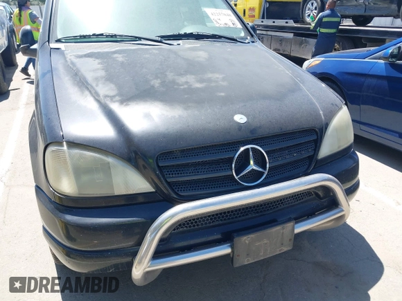 2000 Mercedes-Benz M 320/430/500 z VIN 4JGAB72E0YA203293, wystawiony jako IAAI lot #42257048 z przebiegiem 274 082 mil mil oraz . Historia ofert i sprzedaży dostępna na DreamBid. Obrazek 12.