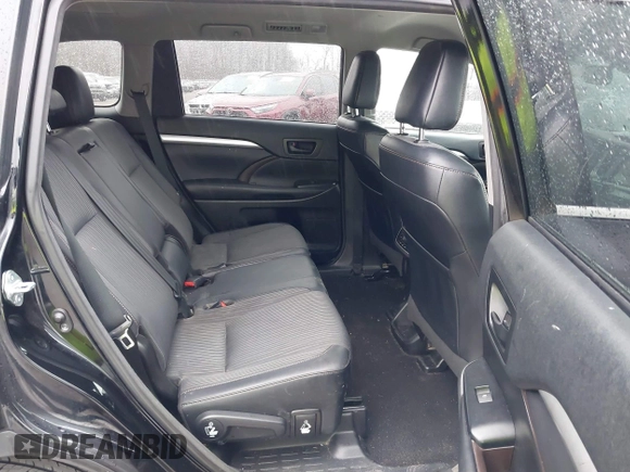 2018 Toyota Highlander LE with VIN 5TDBZRFH7JS835432, listed as a IAAI auction lot 40852130 with 139,136 mi miles and . Bid and sale history available at DreamBid. Image 8.