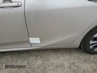 2020 Toyota Prius LE z VIN JTDKARFP9L3138248, wystawiony jako Copart lot #54676615 z przebiegiem 43 323 mil mil oraz Szkoda całkowita • Salvage title. Historia ofert i sprzedaży dostępna na DreamBid. Obrazek 12.