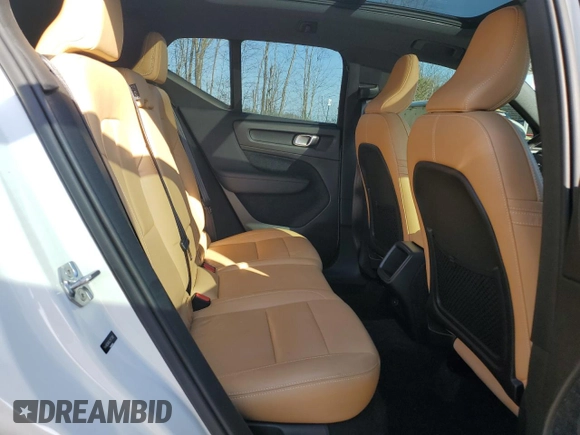 2020 Volvo XC40 Momentum with VIN YV4162UK8L2177380, listed as a Copart auction lot 49244565 with 45,228 mi miles and Salvage Title. Bid and sale history available at DreamBid. Image 12.