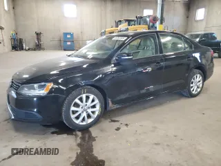 2012 Volkswagen Jetta SE z VIN 3VWDX7AJXCM124188, wystawiony jako Copart lot #56382085 z przebiegiem 107 448 mil mil oraz Szkoda całkowita • Salvage title. Historia ofert i sprzedaży dostępna na DreamBid. Obrazek 1.