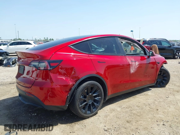 2024 Tesla Model Y Long Range z VIN 7SAYGDEEXRA236065, wystawiony jako IAAI lot #41834658 z przebiegiem 20 313 mil mil oraz . Historia ofert i sprzedaży dostępna na DreamBid. Obrazek 4.