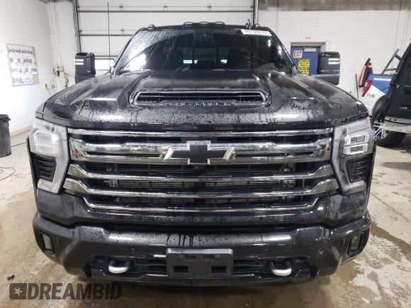 2024 Chevrolet Silverado 3500HD High Country with VIN 2GC4YVEY8R1243305, listed as a Copart auction lot 46139215 with 18,064 mi miles and Salvage Title. Bid and sale history available at carsss.com. Image 5.