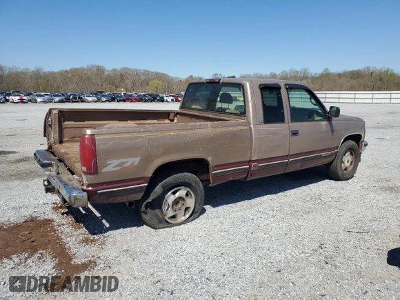 1997 Chevrolet Silverado 1500 with VIN 2GCEK19R6V1141478, listed as a Copart auction lot 50797925 with 274,288 mi miles and Salvage Title. Bid and sale history available at DreamBid. Image 3.