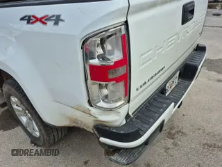 2022 Chevrolet Colorado 4WD LT z VIN 1GCGTCEN4N1302629, wystawiony jako IAAI lot #42561509 z przebiegiem 84 691 mil mil oraz . Historia ofert i sprzedaży dostępna na DreamBid. Obrazek 1.