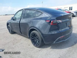 2024 Tesla Model Y Long Range z VIN 7SAYGAEE5RF074699, wystawiony jako IAAI lot #40537868 z przebiegiem Nie podano mil oraz . Historia ofert i sprzedaży dostępna na DreamBid. Obrazek 3.