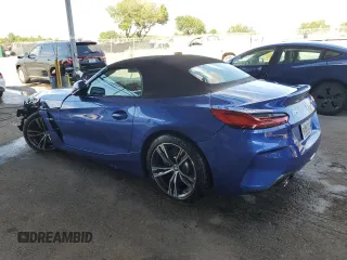 2025 BMW Z4 sDrive30i with VIN WBAHF3C08SWY44282, listed as a Copart auction lot 50553575 with 5,765 mi miles and Clean Title. Bid and sale history available at carsss.com. Image 2.