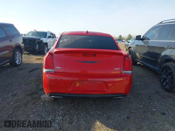 2017 Chrysler 300 S z VIN 2C3CCAGG8HH604064, wystawiony jako IAAI lot #42084697 z przebiegiem 101 699 mil mil oraz . Historia ofert i sprzedaży dostępna na DreamBid. Obrazek 16.