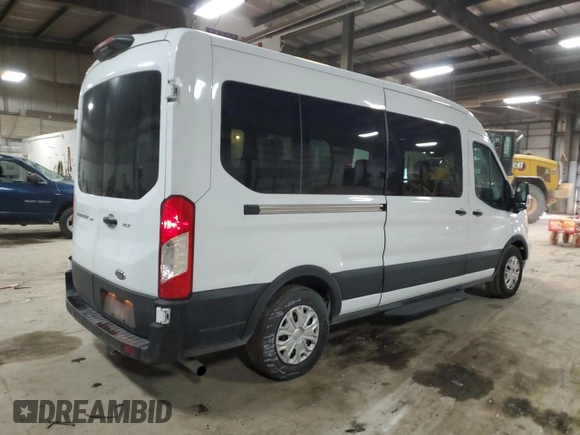 2022 Ford Transit Passenger XL z VIN 1FBAX2C82NKA78986, wystawiony jako Copart lot #42490795 z przebiegiem 63 246 mil mil oraz Czysty tytuł • Clean title. Historia ofert i sprzedaży dostępna na DreamBid. Obrazek 3.