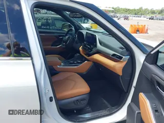 2023 Toyota Highlander L with VIN 5TDKDRAH3PS044054, listed as a IAAI auction lot 42464813 with 38,681 mi miles and . Bid and sale history available at DreamBid. Image 5.