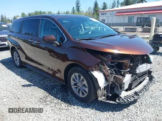 2021 Toyota Sienna XLE z VIN 5TDYSKFC9MS002567, wystawiony jako IAAI lot #42162619 z przebiegiem 47 793 mil mil oraz . Historia ofert i sprzedaży dostępna na DreamBid. Obrazek 1.