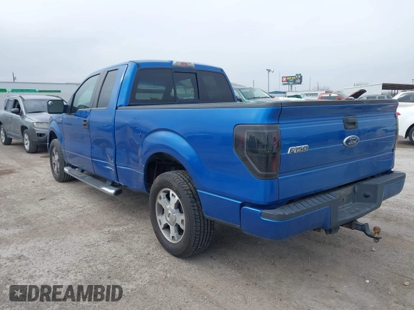2009 Ford F-150 STX with VIN 1FTRX12W09KA69038, listed as a IAAI auction lot 41520939 with 220,092 mi miles. Bid and sale history available at carsss.com. Image 3.
