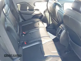 2019 Jeep Cherokee Latitude Plus с VIN 1C4PJMLX0KD123482, выставлен на аукционе IAAI как лот 41824300 с пробегом 71 119 миль миль и . История ставок и продаж доступна на DreamBid. Изображение 8.