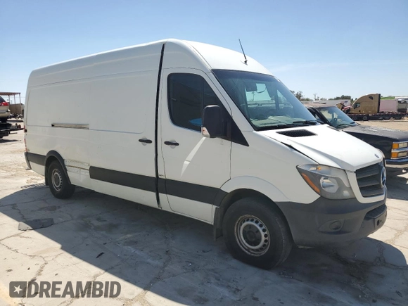 2014 Mercedes-Benz Sprinter with VIN WD3PE8DE2E5826891, listed as a Copart auction lot 54057315 with 193,177 mi miles and Clean Title. Bid and sale history available at DreamBid. Image 4.
