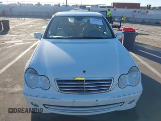 2007 Mercedes-Benz C 280 Luxury z VIN WDBRF54H47A945054, wystawiony jako IAAI lot #41670980 z przebiegiem 119 148 mil mil oraz . Historia ofert i sprzedaży dostępna na DreamBid. Obrazek 12.