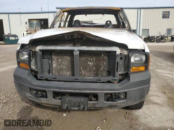 2007 Ford F-350 XL with VIN 1FTWX31557EA35728, listed as a Copart auction lot 43688945 with Not Provided miles and Non Repairable. Bid and sale history available at DreamBid. Image 5.