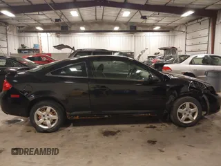 2009 Pontiac G5 z VIN 1G2AS18H797196493, wystawiony jako IAAI lot #42193218 z przebiegiem 208 461 mil mil oraz . Historia ofert i sprzedaży dostępna na DreamBid. Obrazek 14.
