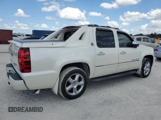 2013 Chevrolet Avalanche LTZ with VIN 3GNTKGE78DG305390, listed as a Copart auction lot 77601504 with 0 mi miles and Non Repairable. Bid and sale history available at carsss.com. Image 3.
