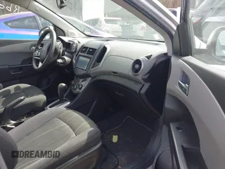 2014 Chevrolet Sonic LT с VIN 1G1JC5SH6E4153549, выставлен на аукционе IAAI как лот 41675769 с пробегом 149 038 миль миль и . История ставок и продаж доступна на DreamBid. Изображение 5.