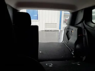 2021 Jeep Renegade Jeepster z VIN ZACNJDAB0MPM33342, wystawiony jako Copart lot #59976115 z przebiegiem 52 184 mil mil oraz Szkoda całkowita • Salvage title. Historia ofert i sprzedaży dostępna na DreamBid. Obrazek 10.