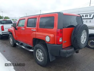 2008 Hummer H3 Luxury z VIN 5GTEN13E688143612, wystawiony jako IAAI lot #42334995 z przebiegiem 228 114 mil mil oraz . Historia ofert i sprzedaży dostępna na DreamBid. Obrazek 3.