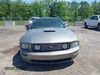 2009 Ford Mustang GT z VIN 1ZVHT82H295123520, wystawiony jako IAAI lot #42313485 z przebiegiem 153 069 mil mil oraz . Historia ofert i sprzedaży dostępna na DreamBid. Obrazek 13.