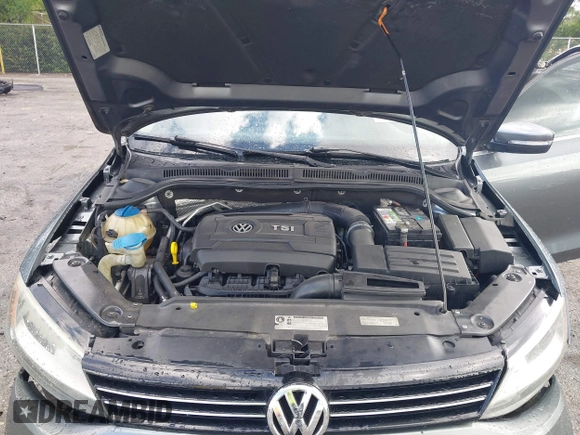 2014 Volkswagen Jetta SE with VIN 3VWD07AJ9EM277085, listed as a IAAI auction lot 42531957 with 171,613 mi miles and . Bid and sale history available at DreamBid. Image 10.