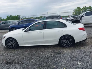2022 Mercedes-Benz C 300 z VIN W1KAF4HB9NR043468, wystawiony jako IAAI lot #42317926 z przebiegiem 73 248 mil mil oraz . Historia ofert i sprzedaży dostępna na DreamBid. Obrazek 14.