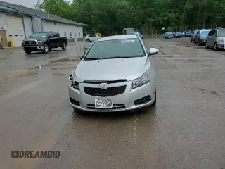 2014 Chevrolet Cruze 2LT z VIN 1G1PE5SB8E7213958, wystawiony jako Copart lot #57882325 z przebiegiem 62 626 mil mil oraz Szkoda całkowita • Salvage title. Historia ofert i sprzedaży dostępna na DreamBid. Obrazek 13.
