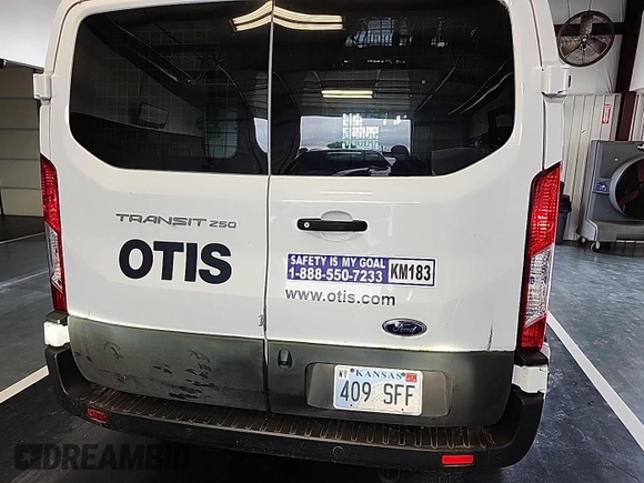 2023 Ford Transit Cargo с VIN 1FTBR1Y81PKA72158, выставлен на аукционе IAAI как лот 42526405 с пробегом 52 669 миль миль и . История ставок и продаж доступна на DreamBid. Изображение 23.