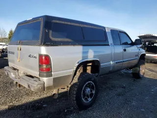 2001 Dodge Ram 2500 with VIN 1B7KF23631J608822, listed as a Copart auction lot 89020475 with 265,390 mi miles and Salvage Title. Bid and sale history available at carsss.com. Image 3.