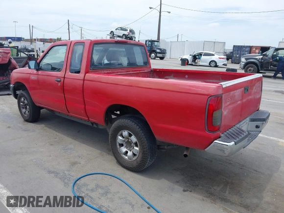 1998 Nissan Frontier XE z VIN 1N6DD26S9WC313482, wystawiony jako IAAI lot #42248356 z przebiegiem 285 719 mil mil oraz . Historia ofert i sprzedaży dostępna na DreamBid. Obrazek 3.
