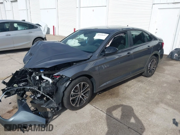 2024 Volkswagen Jetta Sport z VIN 3VWAM7BU0RM056206, wystawiony jako IAAI lot #41115217 z przebiegiem 3 162 mil mil oraz . Historia ofert i sprzedaży dostępna na DreamBid. Obrazek 17.