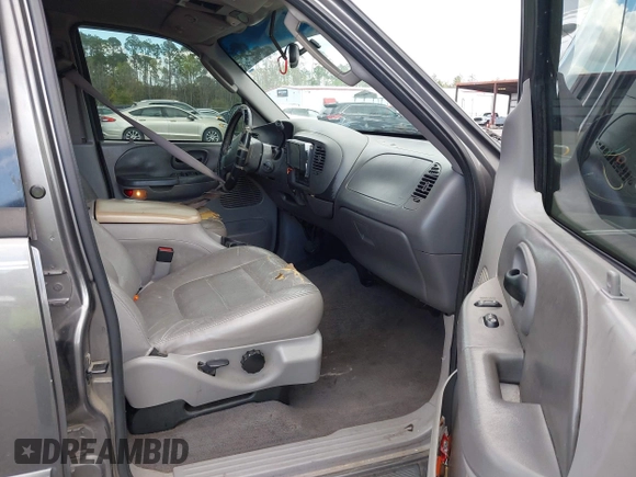 2003 Ford F-150 XLT with VIN 1FTRW07L13KA54535, listed as a IAAI auction lot 41766119 with 236,854 mi miles. Bid and sale history available at carsss.com. Image 5.