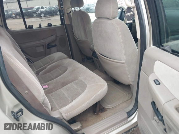 2005 Ford Explorer z VIN 1FMDU63K25UB70832, wystawiony jako IAAI lot #41788209 z przebiegiem 236 677 mil mil oraz . Historia ofert i sprzedaży dostępna na DreamBid. Obrazek 8.