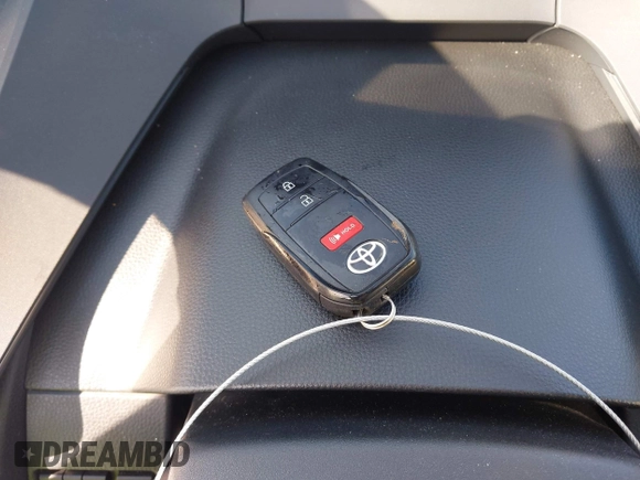 2023 Toyota Prius LE z VIN JTDACAAU7P3009676, wystawiony jako IAAI lot #42186462 z przebiegiem 31 567 mil mil oraz . Historia ofert i sprzedaży dostępna na DreamBid. Obrazek 11.