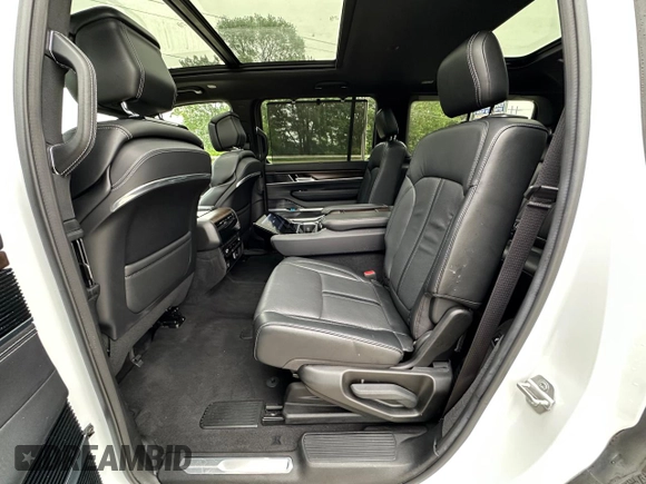 2022 Jeep Grand Wagoneer Series I with VIN 1C4SJVEJ7NS191397, listed as a Copart auction lot 62899895 with 18,595 mi miles and Clean title. Bid and sale history available at DreamBid. Image 15.
