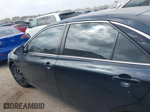 2017 Toyota Camry XLE z VIN 4T1BF1FK4HU441880, wystawiony jako IAAI lot #41747028 z przebiegiem 216 455 mil mil oraz . Historia ofert i sprzedaży dostępna na DreamBid. Obrazek 14.