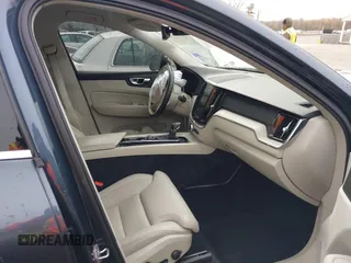 2019 Volvo XC60 Inscription z VIN LYV102RL9KB274915, wystawiony jako IAAI lot #41913289 z przebiegiem 118 776 mil mil oraz . Historia ofert i sprzedaży dostępna na DreamBid. Obrazek 5.