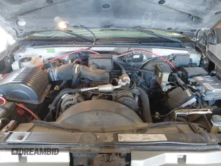 1999 GMC Suburban with VIN 3GKFK16R7XG549530, listed as a IAAI auction lot 41778323 with 174,866 mi miles. Bid and sale history available at carsss.com. Image 10.