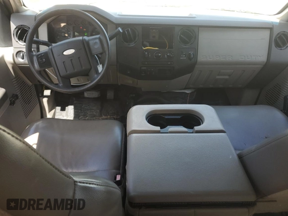 2008 Ford F-350 XL with VIN 1FTWX31R58EA83993, listed as a Copart auction lot 52404675 with 117,443 mi miles and Clean Title. Bid and sale history available at DreamBid. Image 8.
