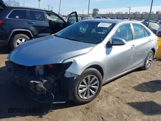 2015 Toyota Camry XLE with VIN 4T1BF1FK5FU070127, listed as a IAAI auction lot 41381774 with 94,217 mi miles. Bid and sale history available at carsss.com. Image 2.
