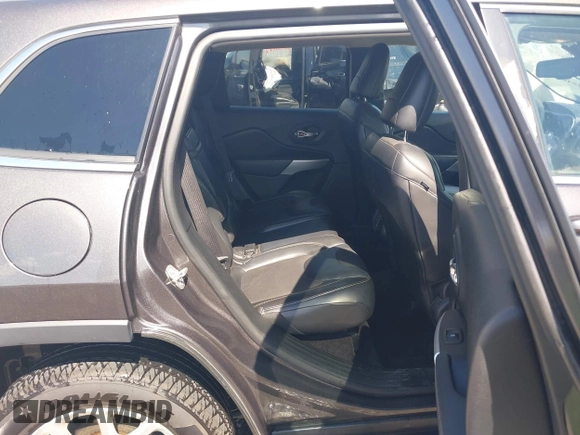 2018 Jeep Cherokee Latitude Plus с VIN 1C4PJLLBXJD553016, выставлен на аукционе IAAI как лот 42254055 с пробегом 239 381 миль миль и . История ставок и продаж доступна на DreamBid. Изображение 8.