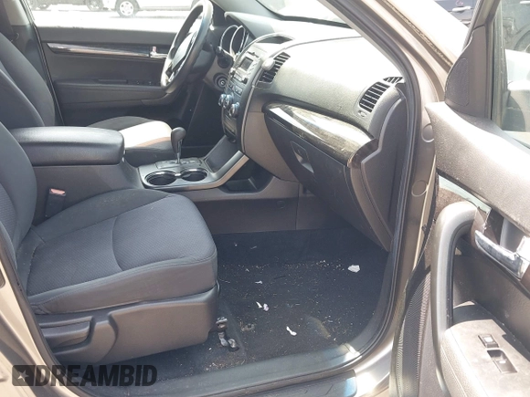 2011 Kia Sorento LX with VIN 5XYKT4A1XBG061125, listed as a IAAI auction lot 42576972 with 201,187 mi miles and . Bid and sale history available at DreamBid. Image 5.