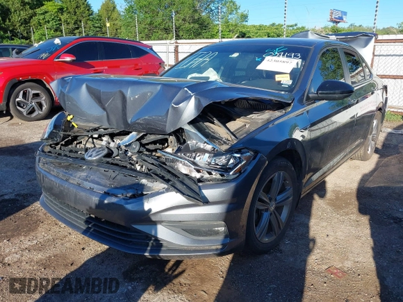 2020 Volkswagen Jetta S z VIN 3VWCB7BU1LM039193, wystawiony jako IAAI lot #42305897 z przebiegiem 108 319 mil mil oraz . Historia ofert i sprzedaży dostępna na DreamBid. Obrazek 2.